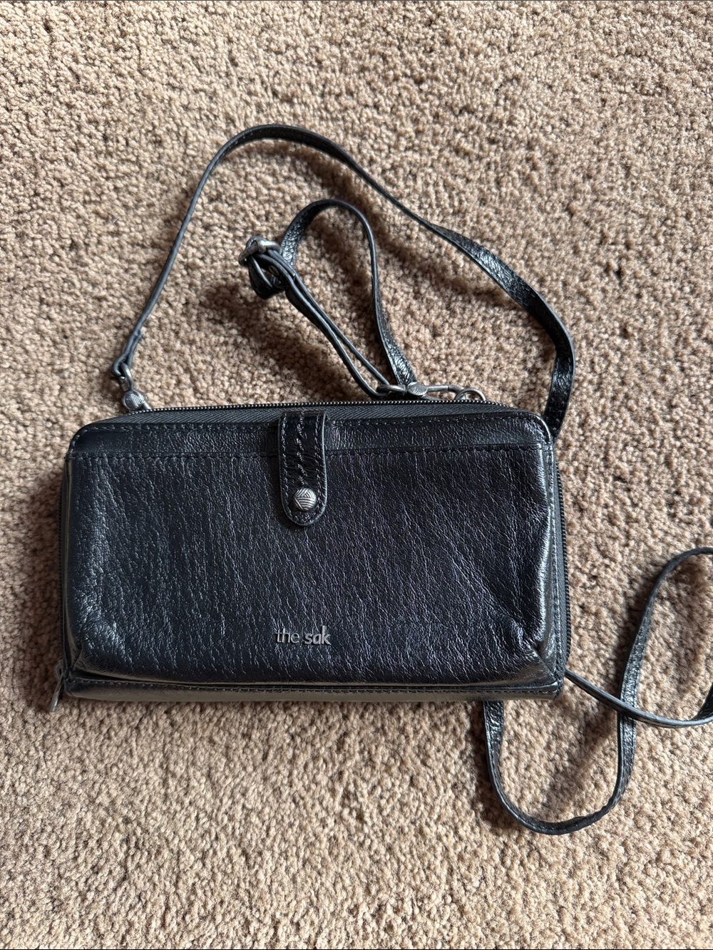The Sak Black Leather Crossbody Wallet Purse